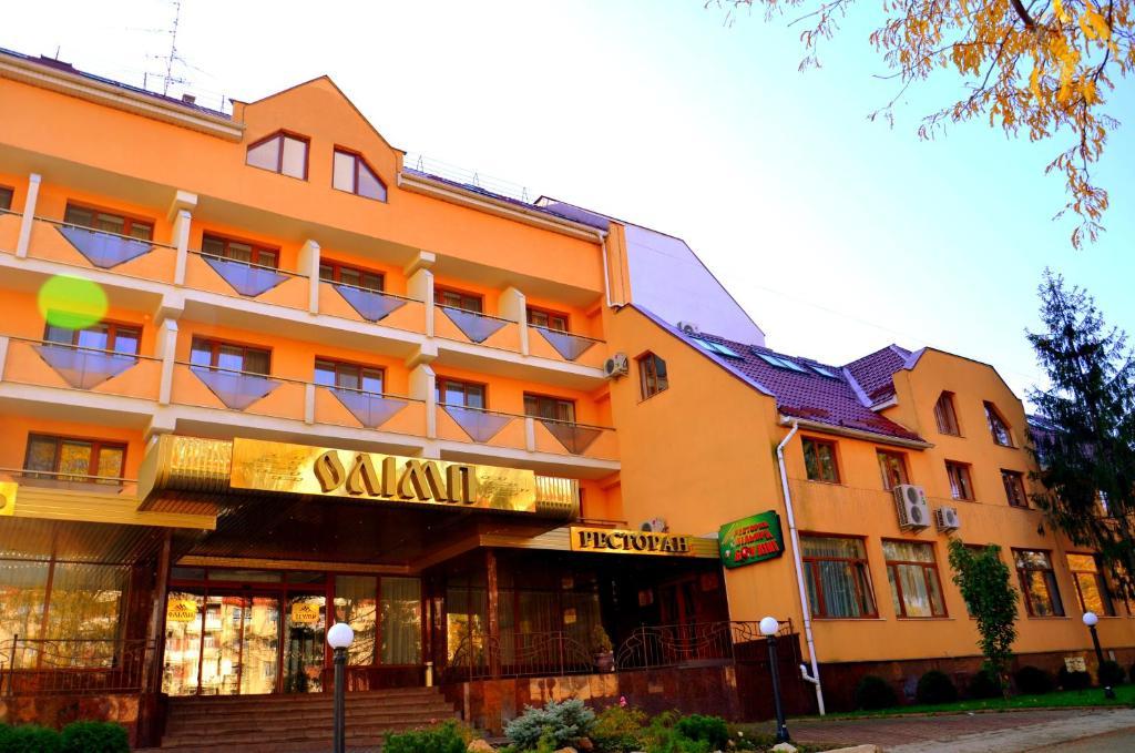 Olymp Hotel Uzhhorod Ngoại thất bức ảnh