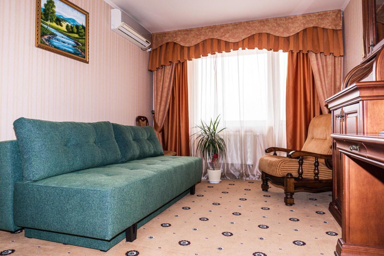 Olymp Hotel Uzhhorod Ngoại thất bức ảnh